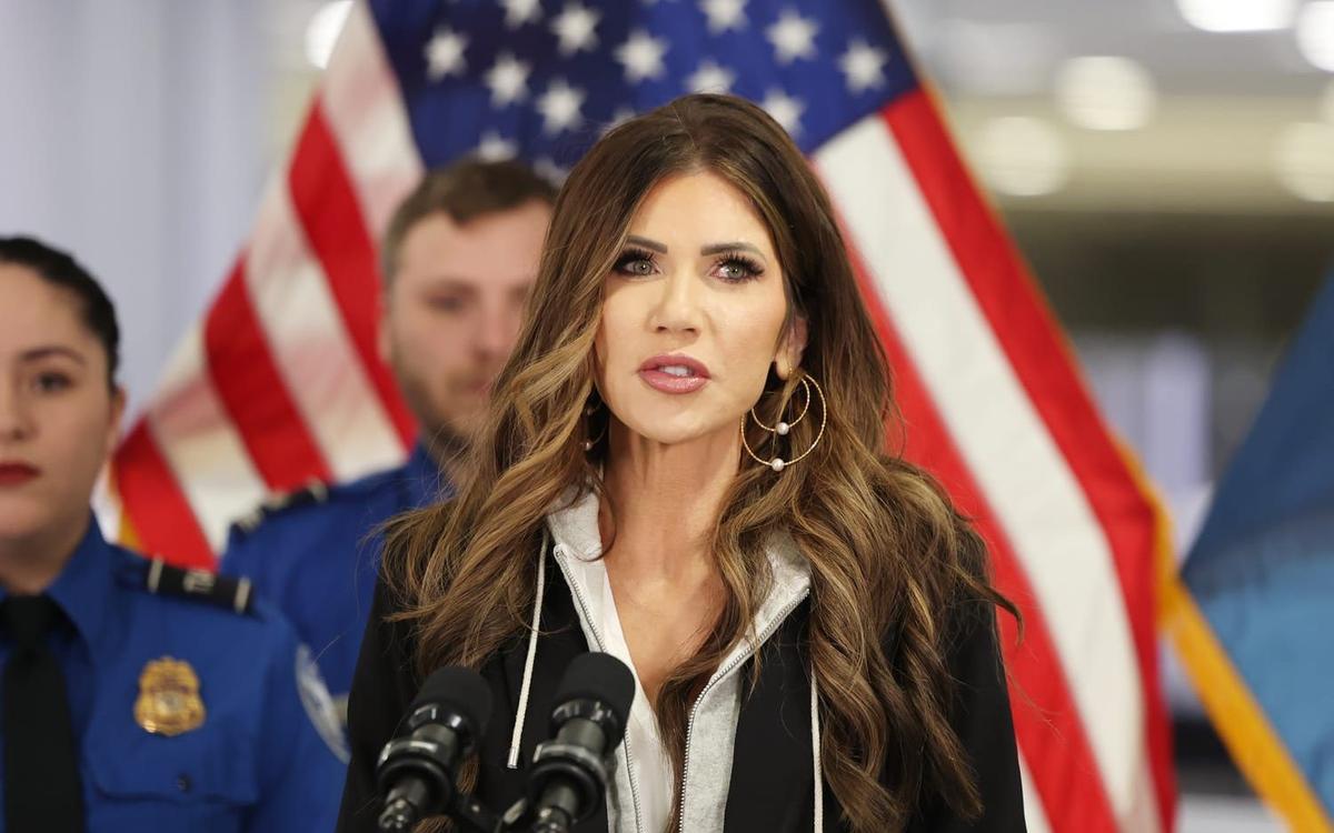 Man som sköt soldater kan ha radikaliserats i USA