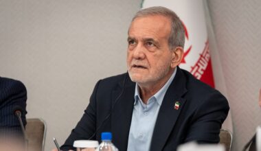 Vi är i krig mot USA, Europa och Israel