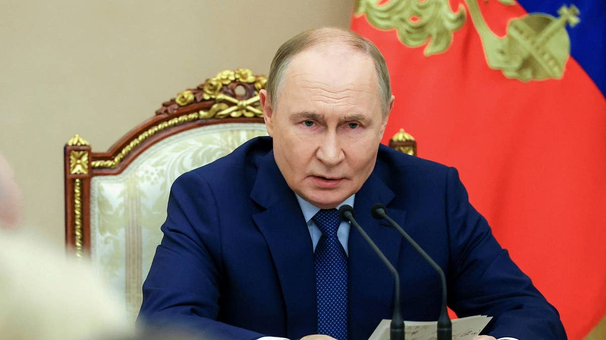 Putin till attack mot Europas ”små grisar”