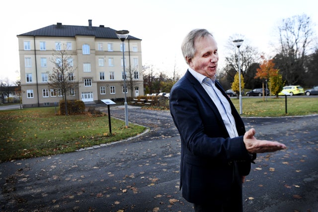 Även högsta vårdchefen, hälso- och sjukvårdsdirektören Mats Bojestig har polisanmälts.