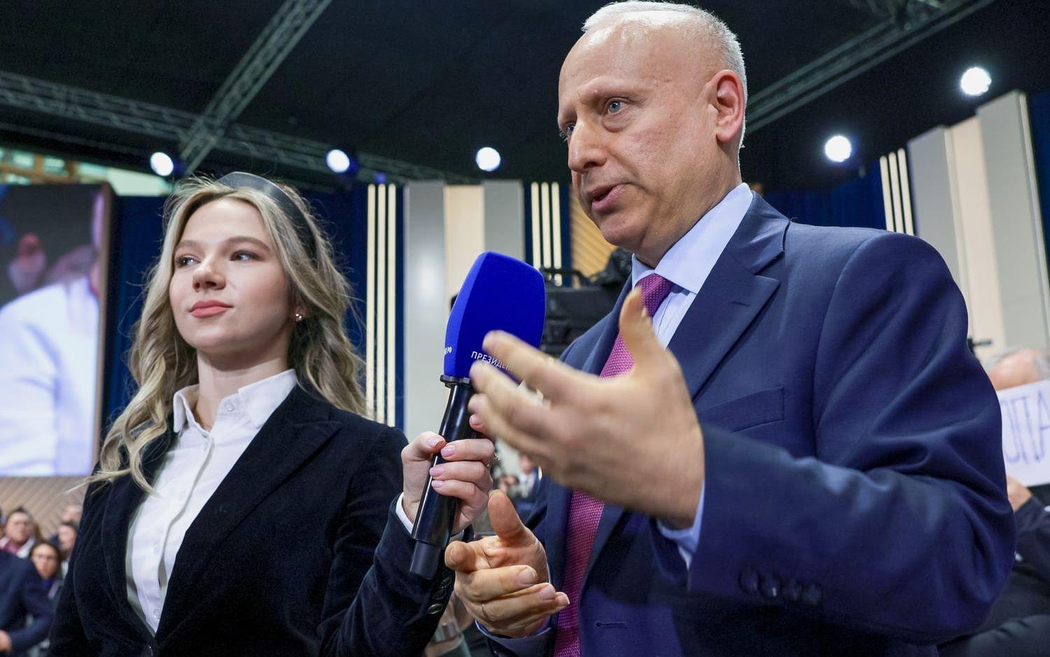 BBC-korrespondenten Steve Rosenberg frågade om Putin planerar fler "militära specialoperationer". Han är en av få västerländska journalister som ännu tillåts närvara vid evenemang som dessa.