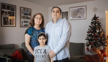 Jobb i vården hjälper inte – nu utvisas familjen efter nio år i Sverige
