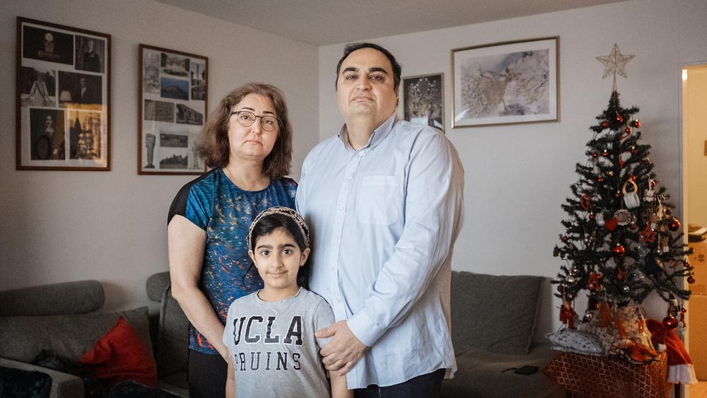 Jobb i vården hjälper inte – nu utvisas familjen efter nio år i Sverige