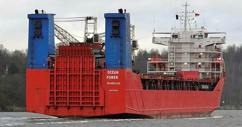 Ryskt fartyg som tros ha fraktat vapen genomsöks av Tullen