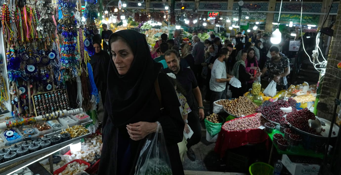 Protester i Teheran – handlare stänger butikerna