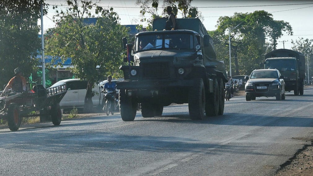 Åtminstone 20 personer har dödats i konflikten mellan Thailand och Kambodja.