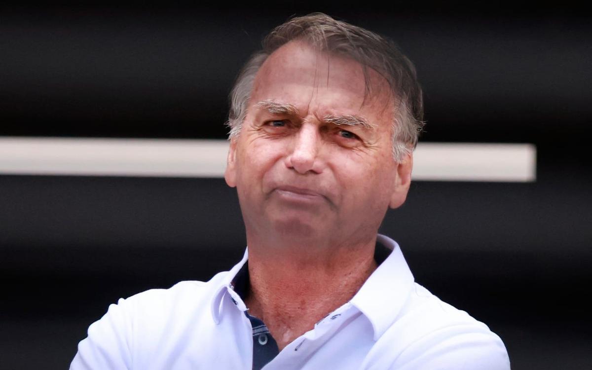 Bolsonaro opererad – vill ha sin son som president