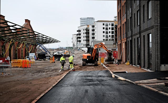 Munksjötornet skymtas längst bort i bild och till vänster Munksjömagasinen, där Tosito planerar för ett destinationshotell.