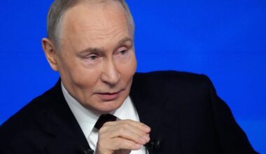 Putin i egen tv-show: Bollen ligger hos er - Västerbottens-Kuriren