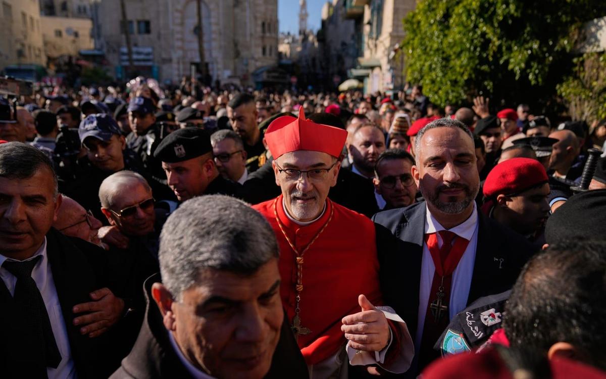 Tusentals firar jul i Betlehem – ”dag av hopp”