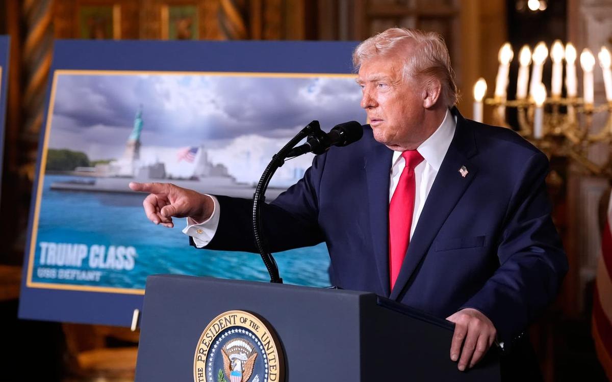 Donald Trump tillkännager nya krigsfartyg