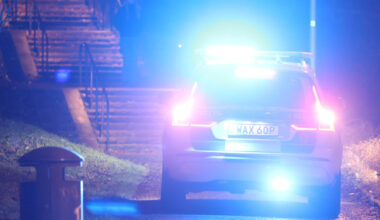 Polisjakt efter mordförsök i södra Stockholm