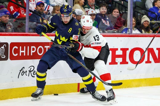 Lucas Pettersson stod för två mål mot Schweiz.