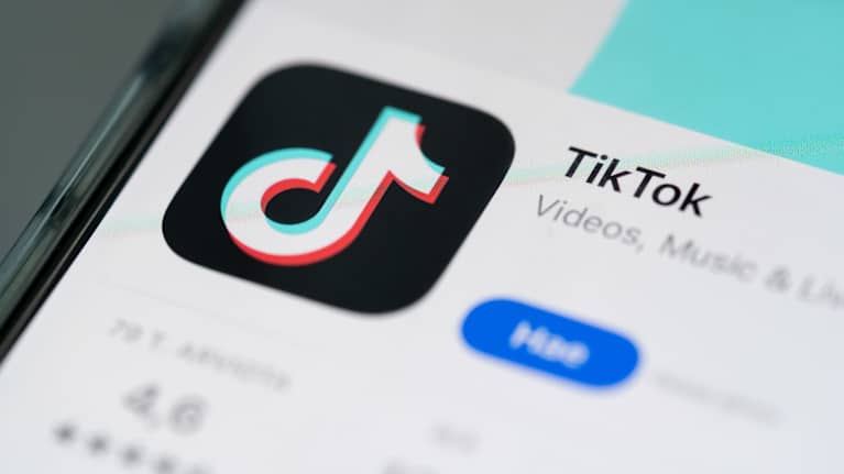 Tiktoks logo i en tjänst där man kan ladda ner appen till telefonen.
