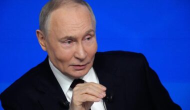 Putin i egen tv-show: Bollen ligger hos er