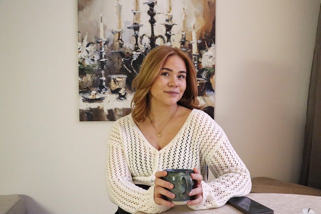 När UllaBrittas konto exploderade i popularitet på TikTok arbetade hon samtidigt som betongarbetare. – Jag satt och pratade om underlivsbesvär i en väldigt manlig miljö, det kanske inte var poppis hos kollegorna, säger hon.  