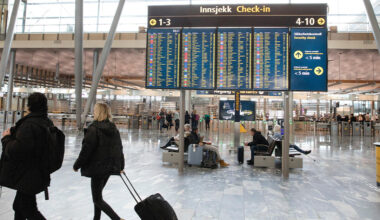 Hade sex på busshållplats vid Oslo flygplats i Norge