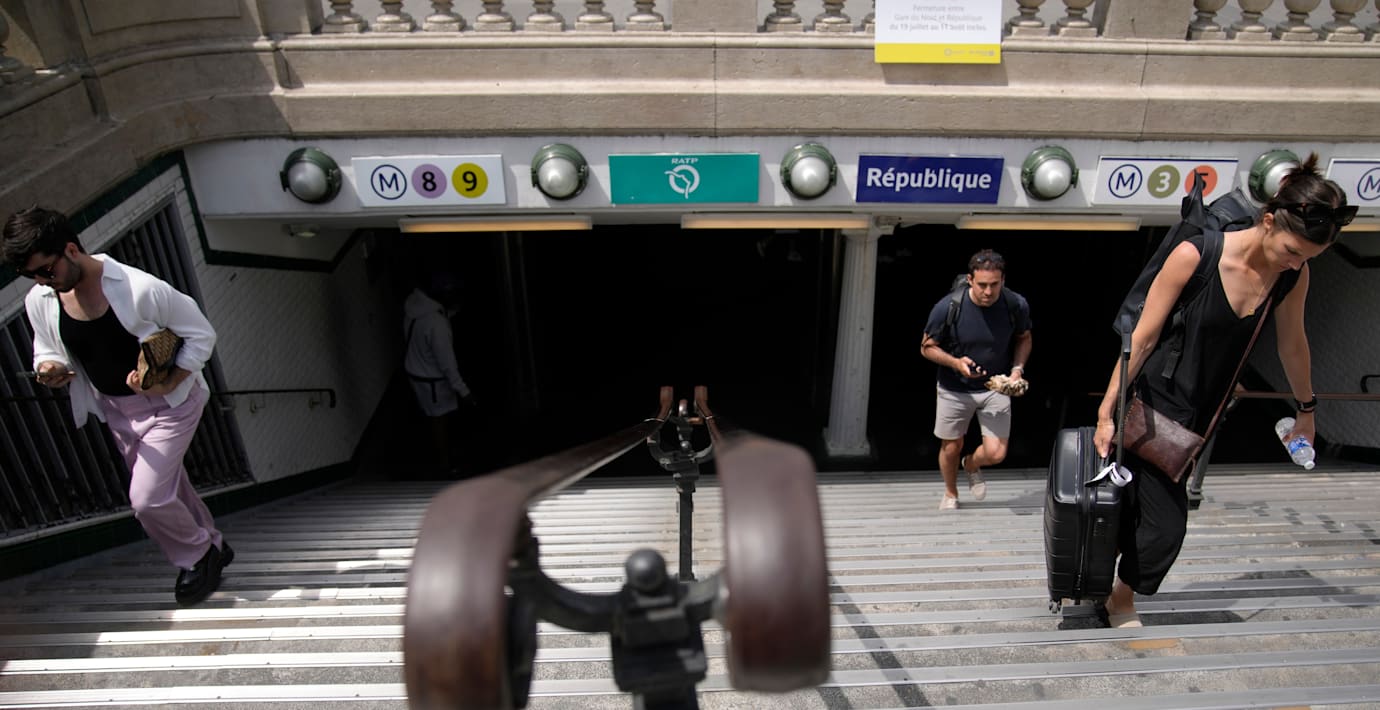 Tre kvinnor knivhuggna i Paris t-bana – en gripen