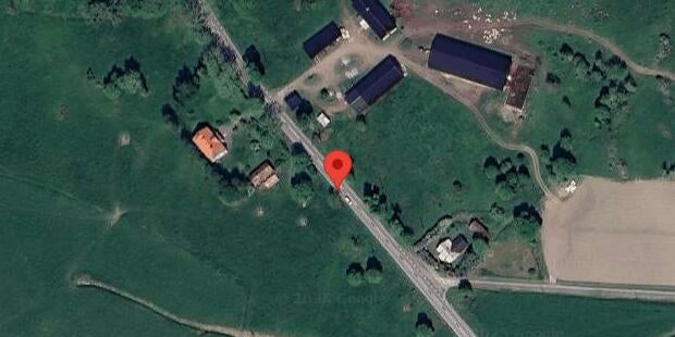 Problem i trafiken efter nedfallna träd på väg 76