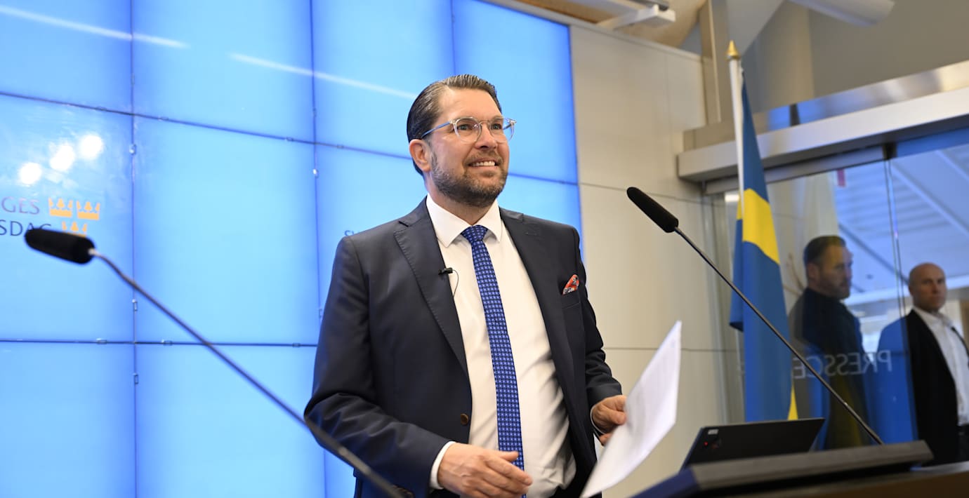 SD rusar i opinionen och tar väljare från S