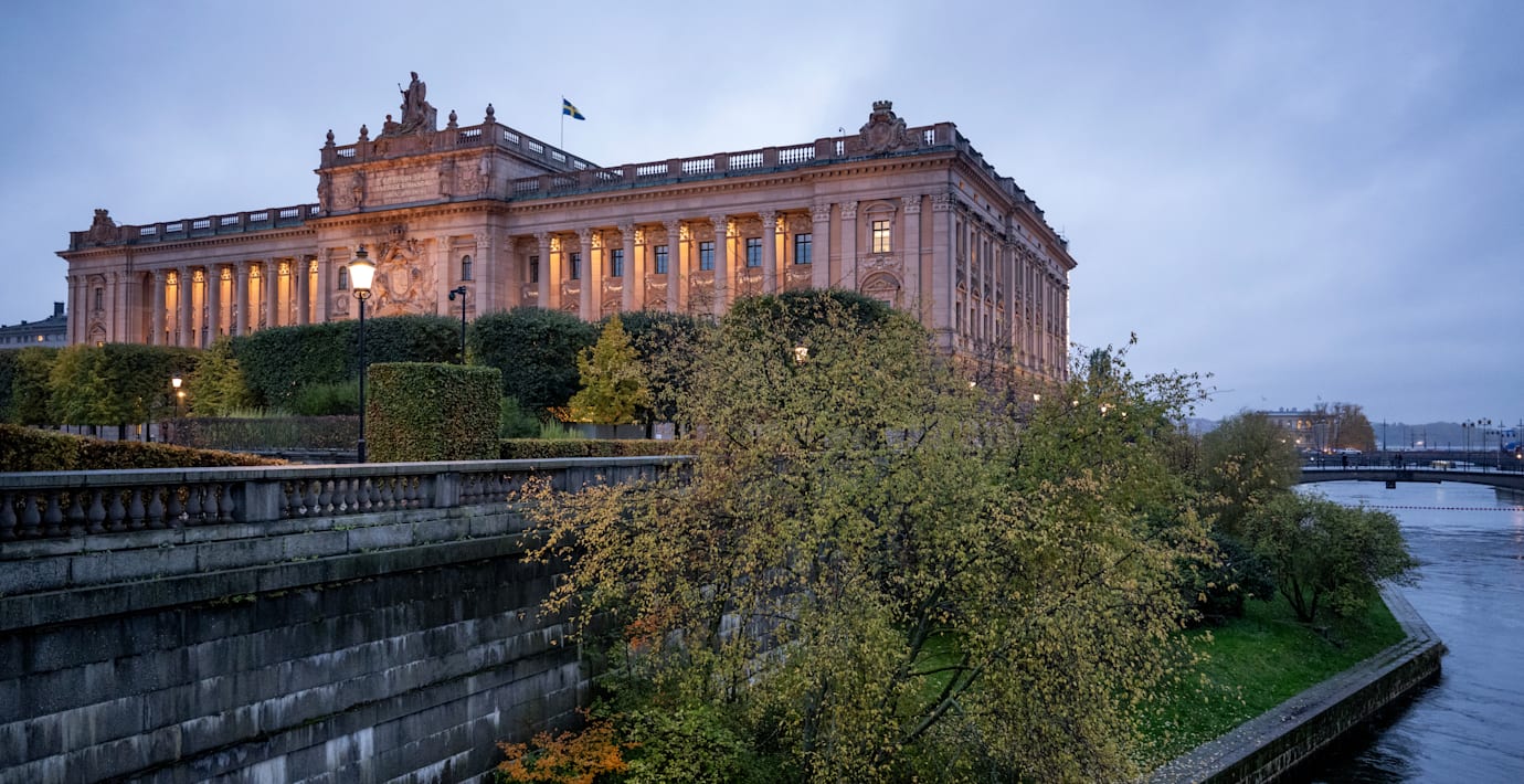 M-politiker dolde aktieköp – bjöd in bolag till riksdagen