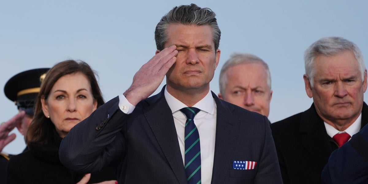 USA angriper misstänkta IS-mål i Syrien