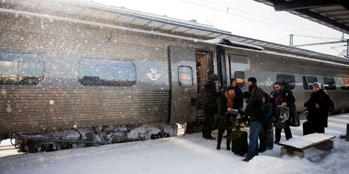 Båt- och tågtrafik ställs in efter vädervarningar - NT