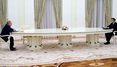 Putin accepterar Macrons trevare – är villig att prata