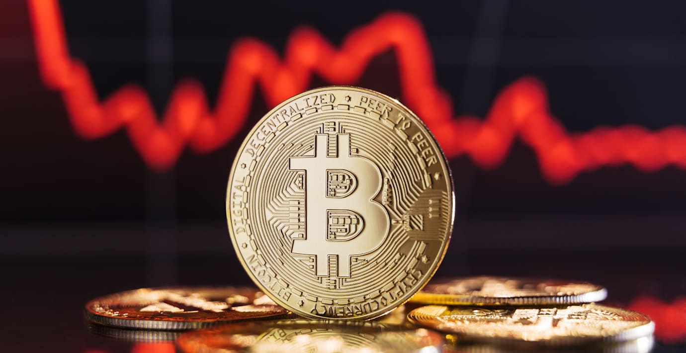 Bitcoin ner 30 procent från rekord – dipp hintar om rally