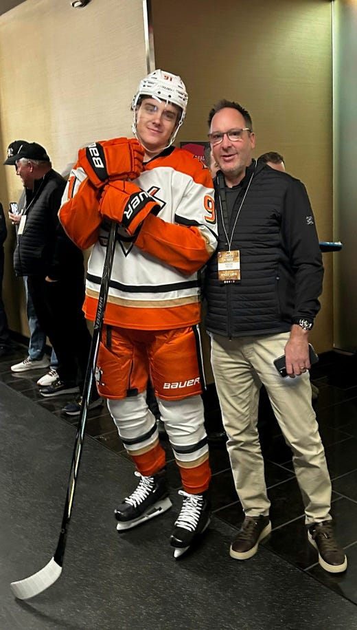 Leo Carlsson tillsammans med pappa Kenneth.