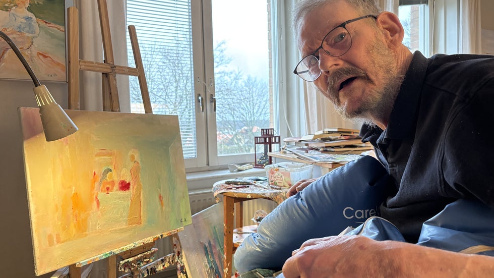 Leif Adamsson fortsätter att skapa konst från Nicklagården. – Det är ju livet att få måla, säger Leif.
