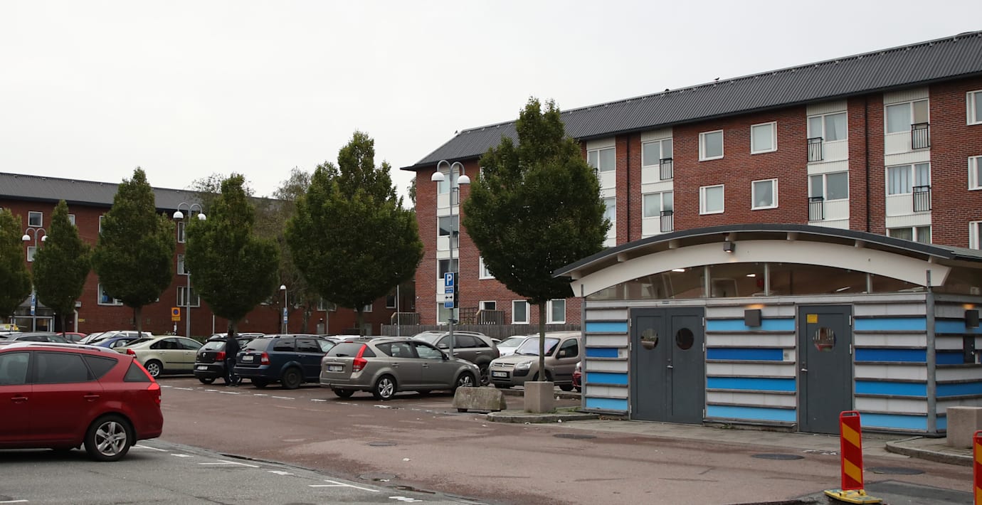 Tidningsbud misshandlades – vägrade öppna portdörr