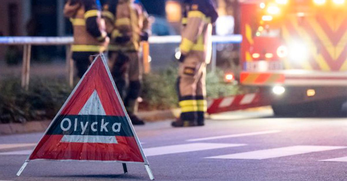 Allvarlig bilolycka i Smålandsstenar – tre till sjukhus