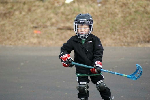 Leo Carlsson på inlines som barn.