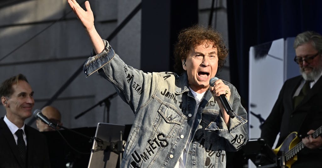 Magnus Uggla gör sommarturné - Västerbottens-Kuriren