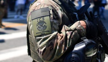 ICE vill hålla 80 000 migranter i lagerlokaler