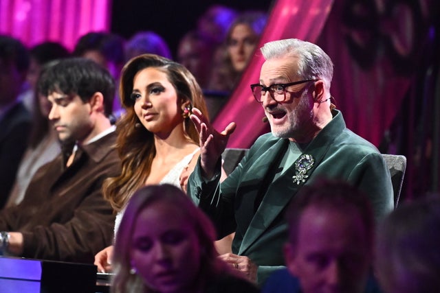 Juryn bestående av Eric Saade, Taya Shawki och Tony Irving under "Let's dance" våren 2025.