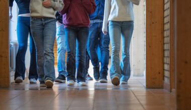 Hot och våld i skolan ökar – elevassistenter utsatta