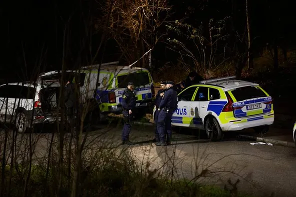 DN Direkt – Två personer anhållna för mordförsök i Gröndal