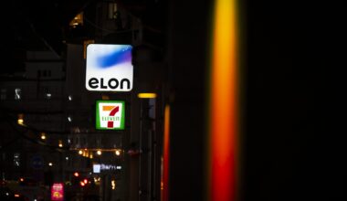 Elons marknadschef Christian Dahlborg slutar omedelbart