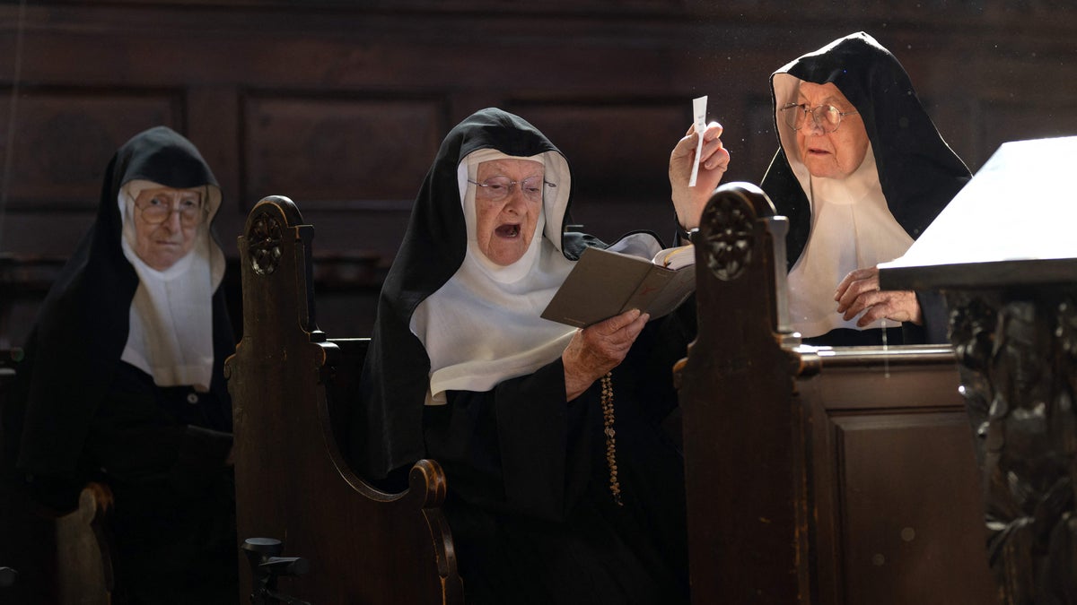 Rebellnunnor bröt sig in i kloster – gör succé – Barometern-OT