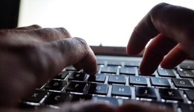 Över 100 000 svenskar besöker sajter för sexköp varje månad