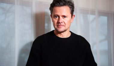 Pengaregn över Wikingsson – ger sig själv 59 miljoner