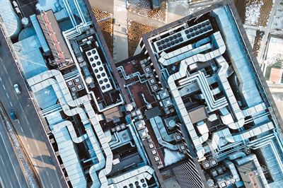 ABB investerar i OctaiPipe för partnerskap inom AI-optimerad energeffektivitet för datacenterkylning