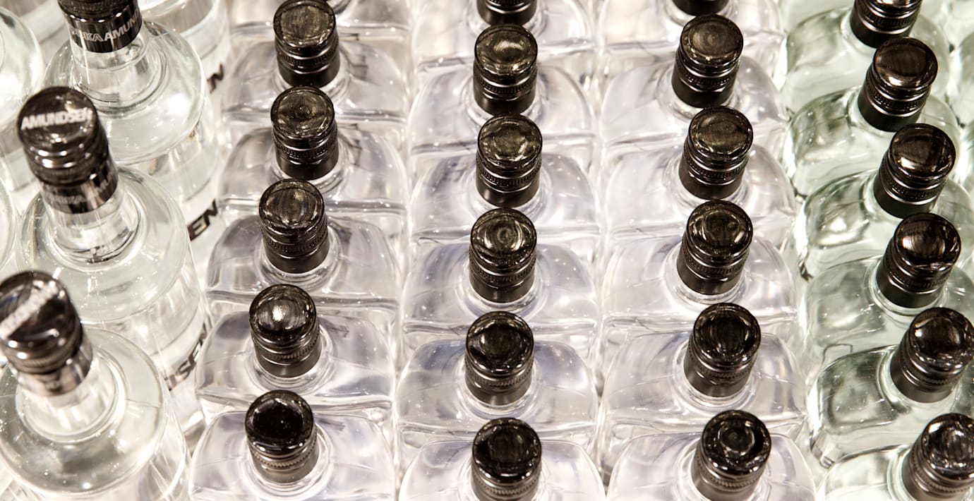 Sex gripna i tillslag kopplat till fulsprit i Stockholm