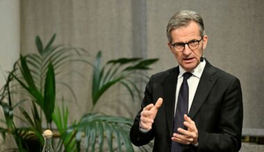 Riksbanken står still – men regeringen höjer räntan