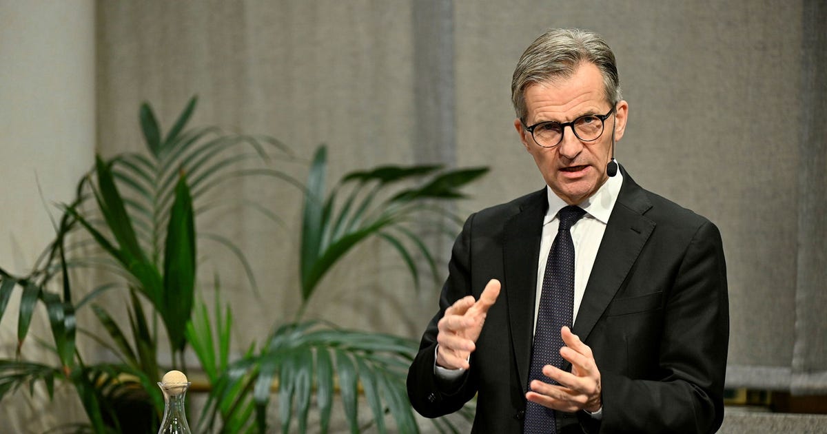 Riksbanken står still – men regeringen höjer räntan