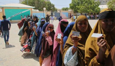 Somalier går till valurnorna – första gången på decennier