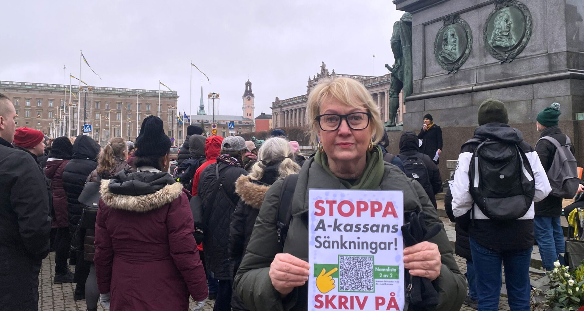 Helene Högberg Kessy protHelene Högberg Kessy protesterar mot sänkt a-kassa.esterar mot sänkt a-kassa.