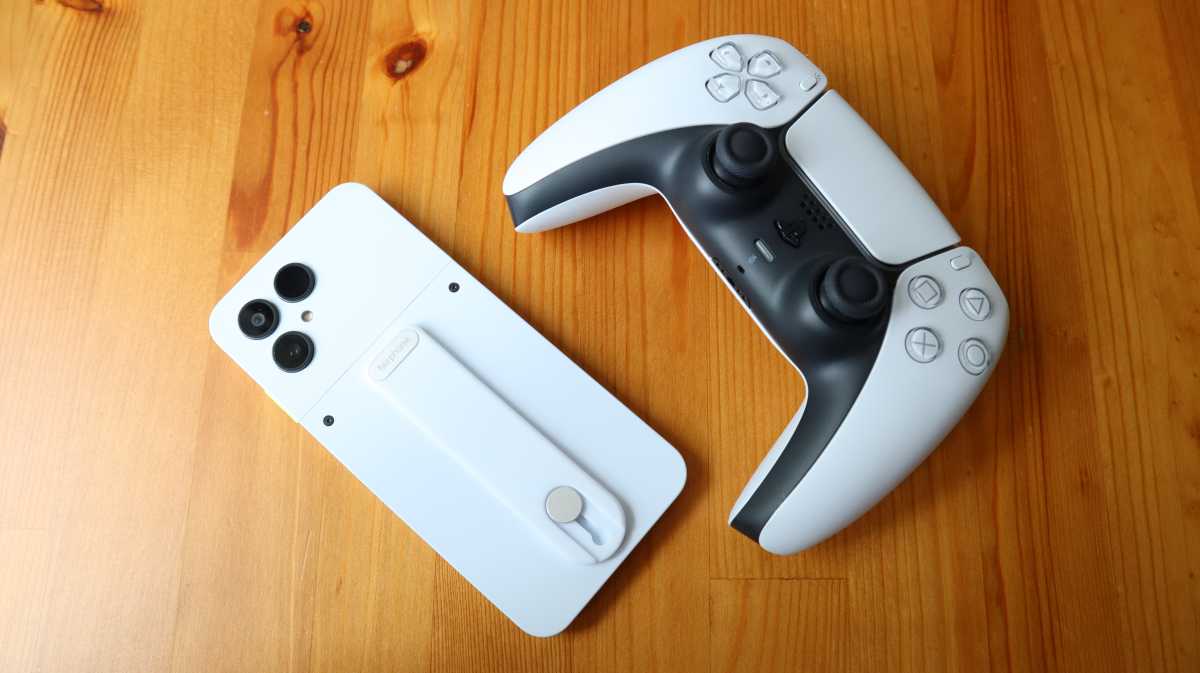 Fairphone Gen 6 and a PS5 controller